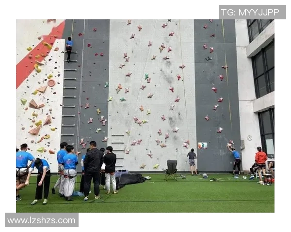 重庆攀岩队的盯防策略分析与成效评估探讨